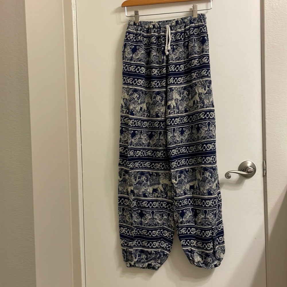 Lightweight loose fit jogger pants